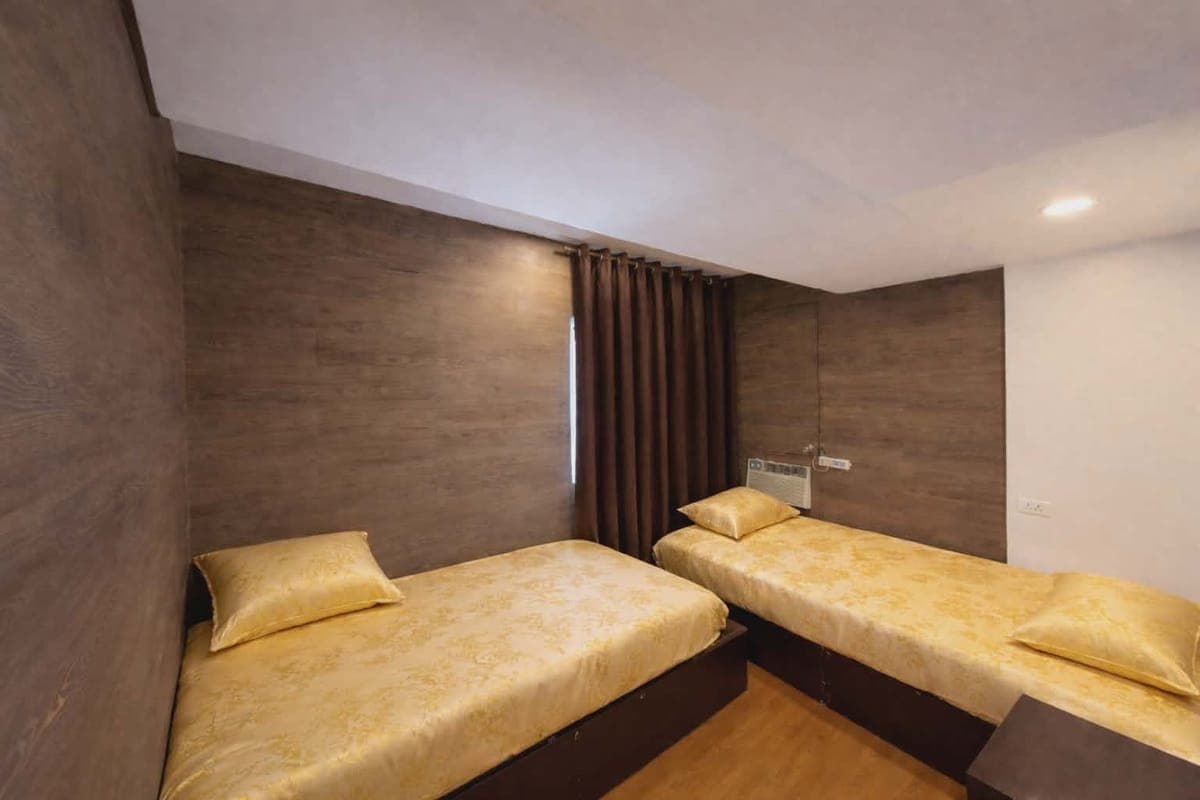 ✨CONDO BED SPACE and SOLO ROOM✨ - photo 7