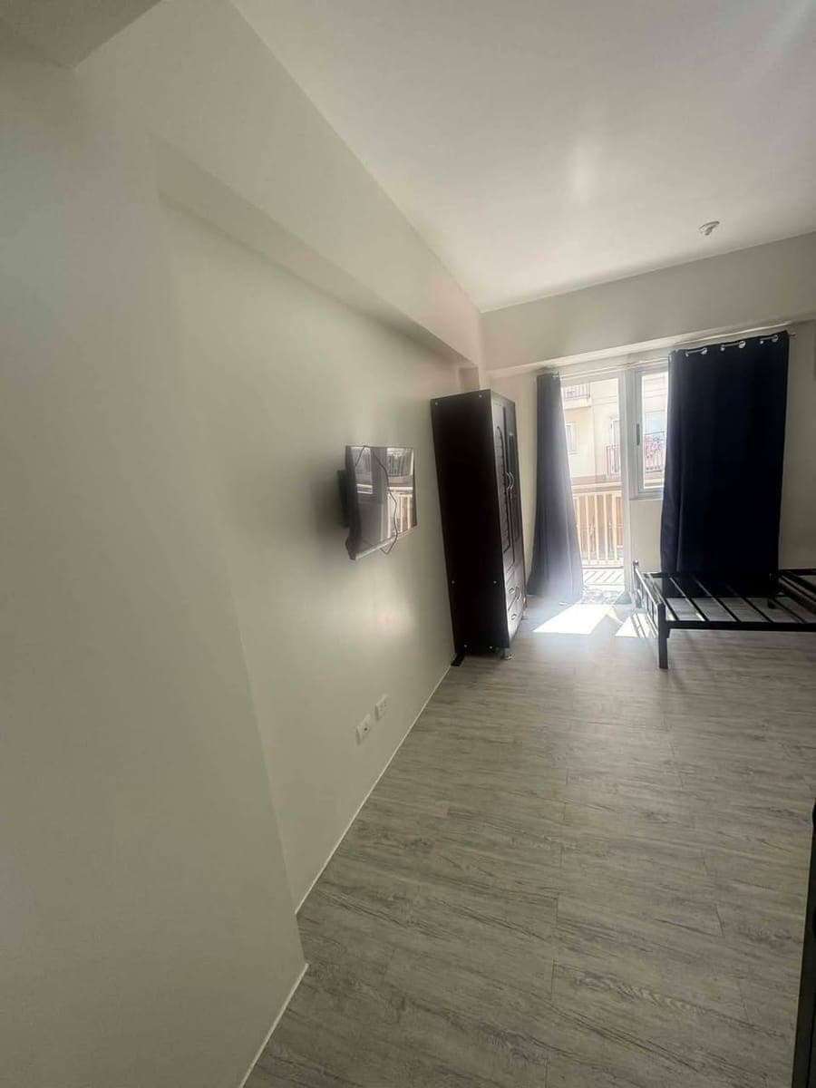 Condo Unit For Rent - photo 1