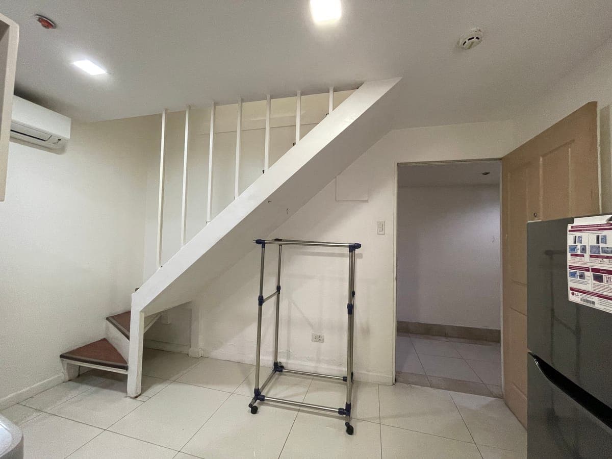 2-bedroom condo for rent in Makati (38sqm) - photo 2