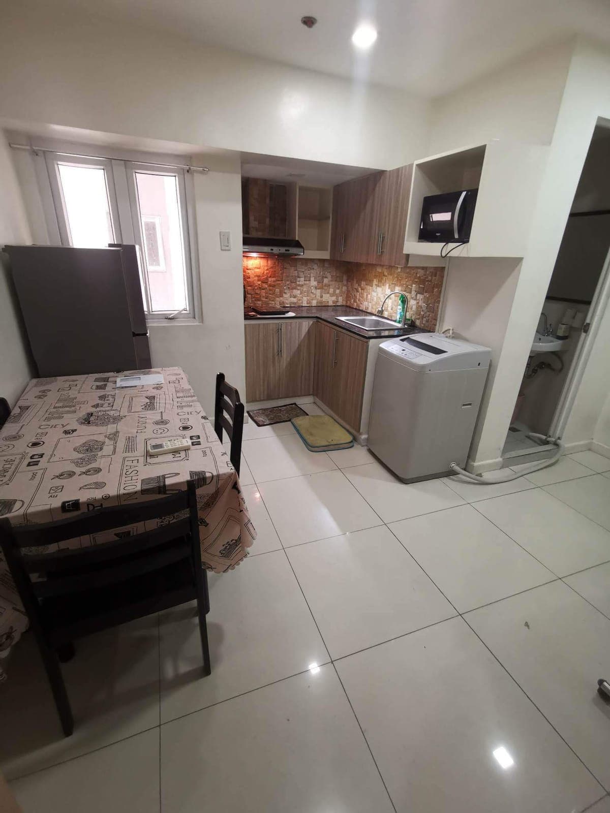 2-bedroom condo for rent in Makati (38sqm) - photo 21