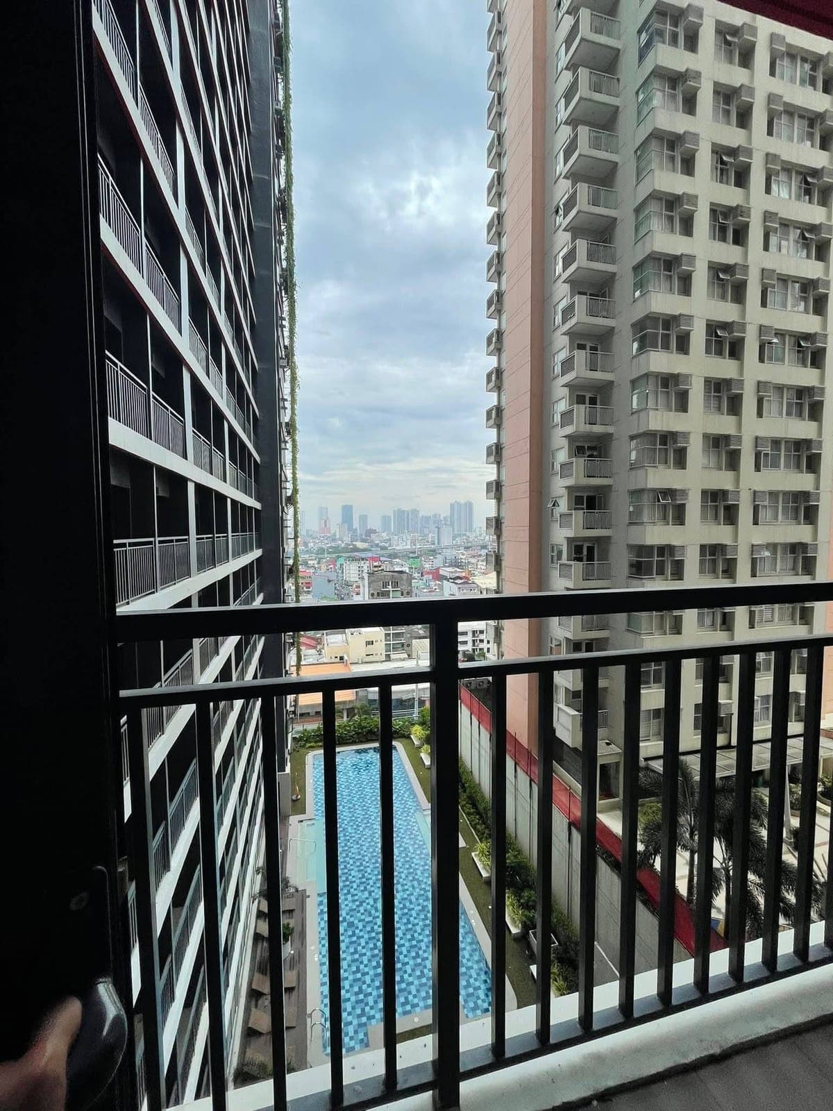 🏠 1BR Condo for Rent - Red Residences Makati - photo 1
