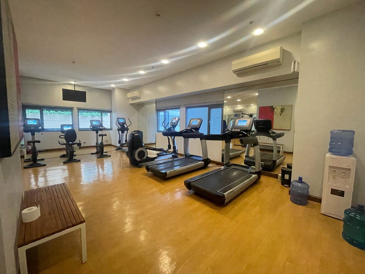 FOR RENT – 1 Bedroom Unit at Signa Designer Residences, Valero St., Salcedo Village, Makati City - photo 4