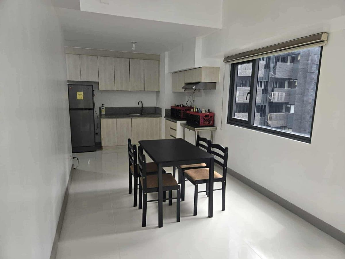 FOR RENT – Spacious 1BR Unit at Signa Designer Residences, Valero St., Makati - photo 5