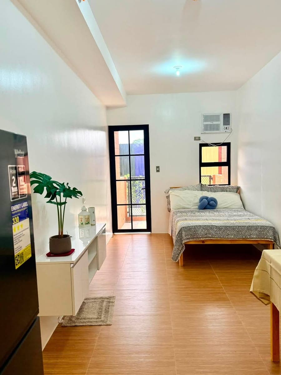 🌿 BRAND NEW Ground Floor Studio with Private Garden Patio | Fully Furnished | Near Alabang - photo 1