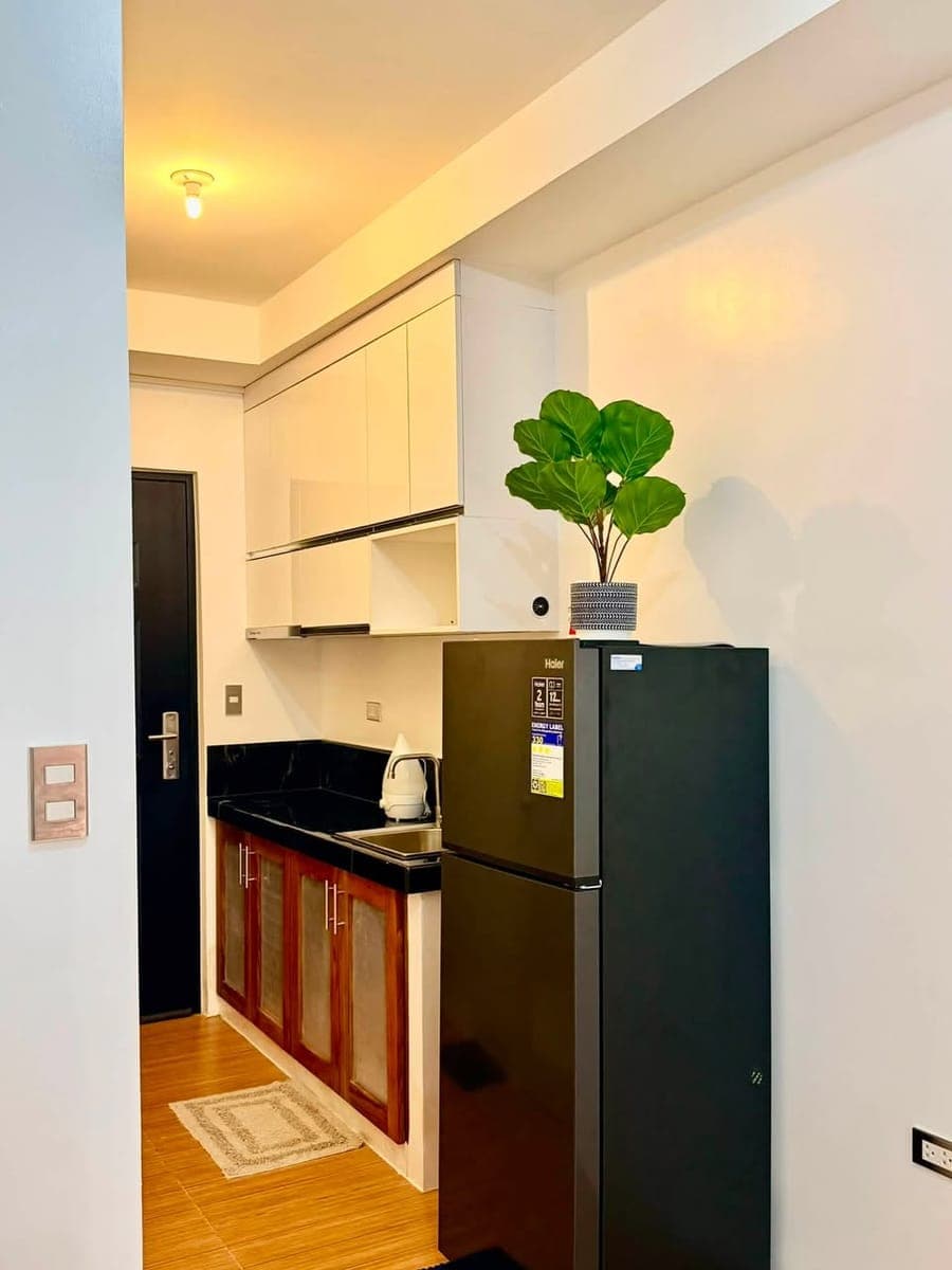 🌿 BRAND NEW Ground Floor Studio with Private Garden Patio | Fully Furnished | Near Alabang - photo 3