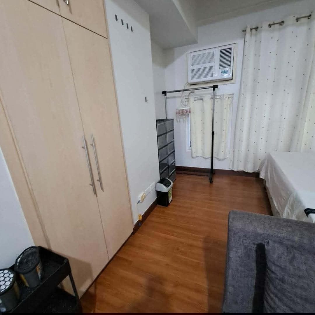 For Rent Studio in Paseo De Roces - photo 1