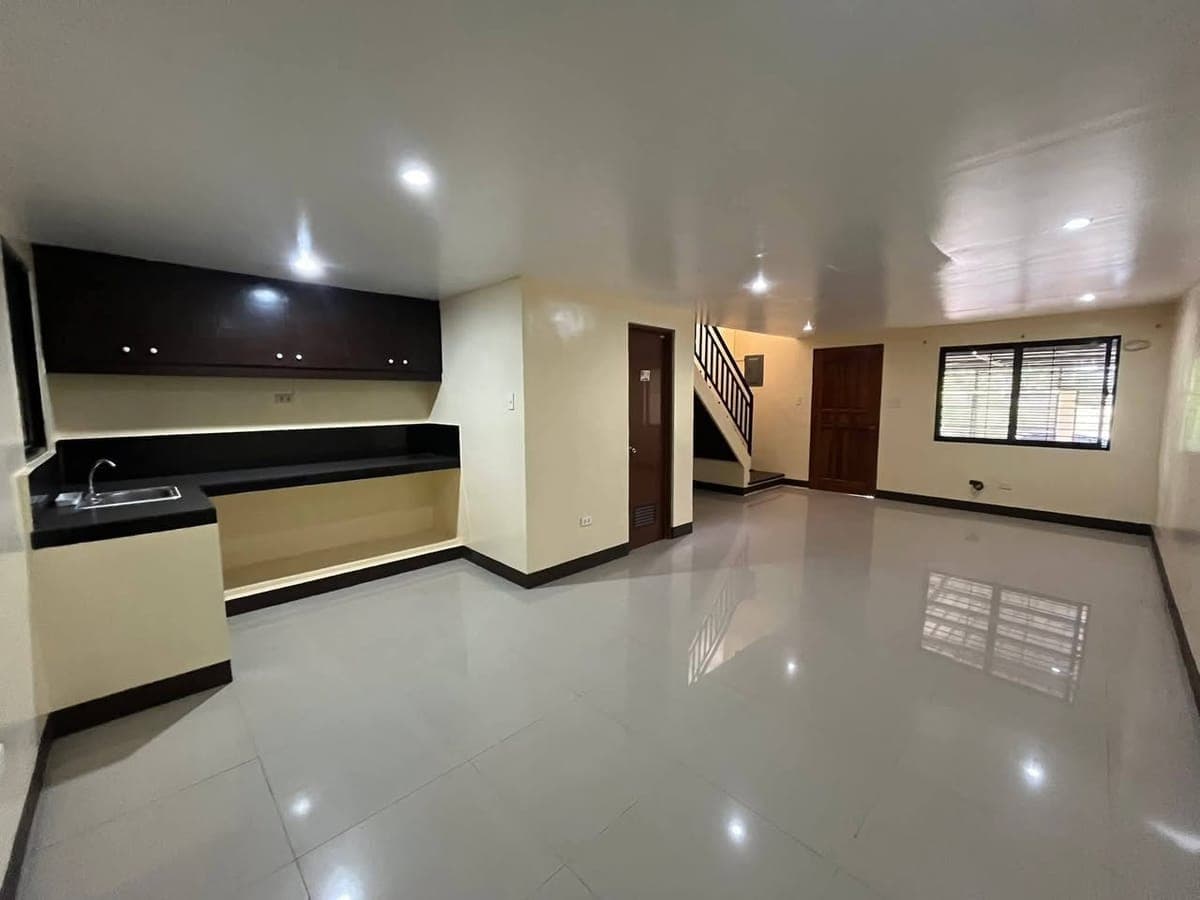 HOUSE FOR RENT - photo 2