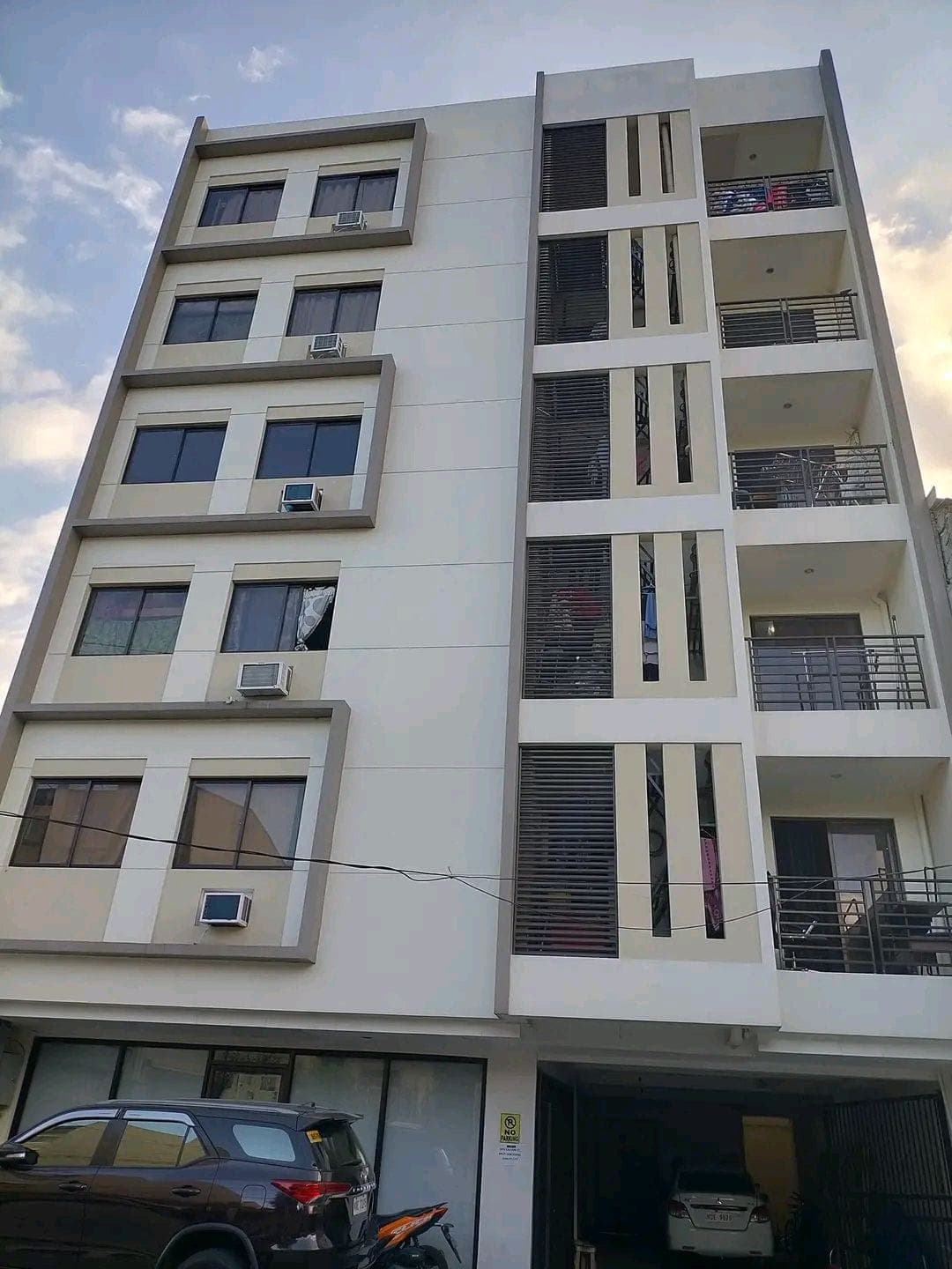 Hi everyone. Looking for female bedspace? I got you. Quiet and safe neighborhood.