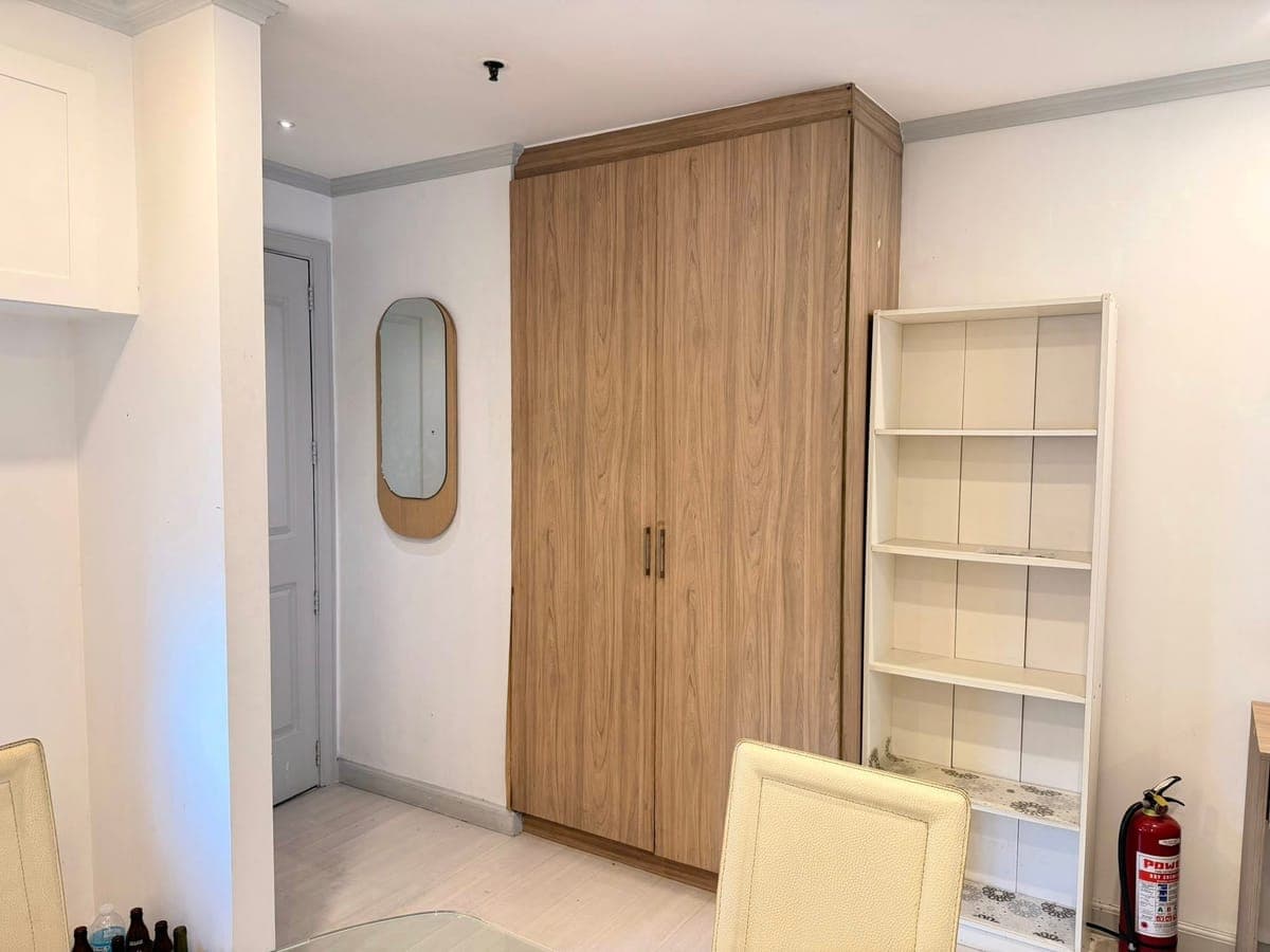 FOR RENT | One Bedroom Unit in Le Domaine Tordesillas Salcedo Village, Makati City - photo 2