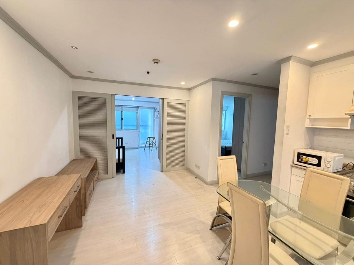 FOR RENT | One Bedroom Unit in Le Domaine Tordesillas Salcedo Village, Makati City - photo 4