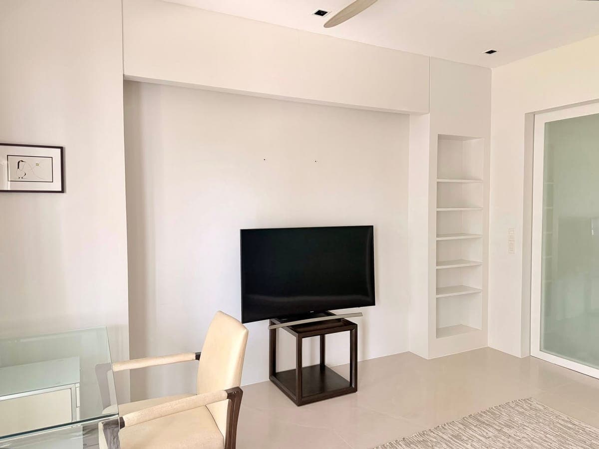 FOR RENT | Newly Renovated Unit in Le Domaine Tordesillas, Salcedo Village, Makati City - photo 2