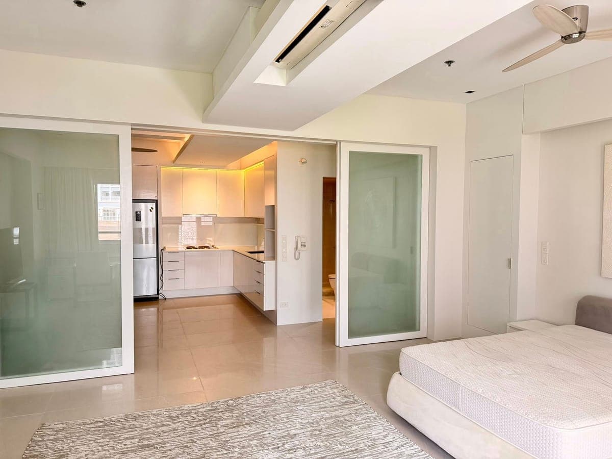 FOR RENT | Newly Renovated Unit in Le Domaine Tordesillas, Salcedo Village, Makati City - photo 7
