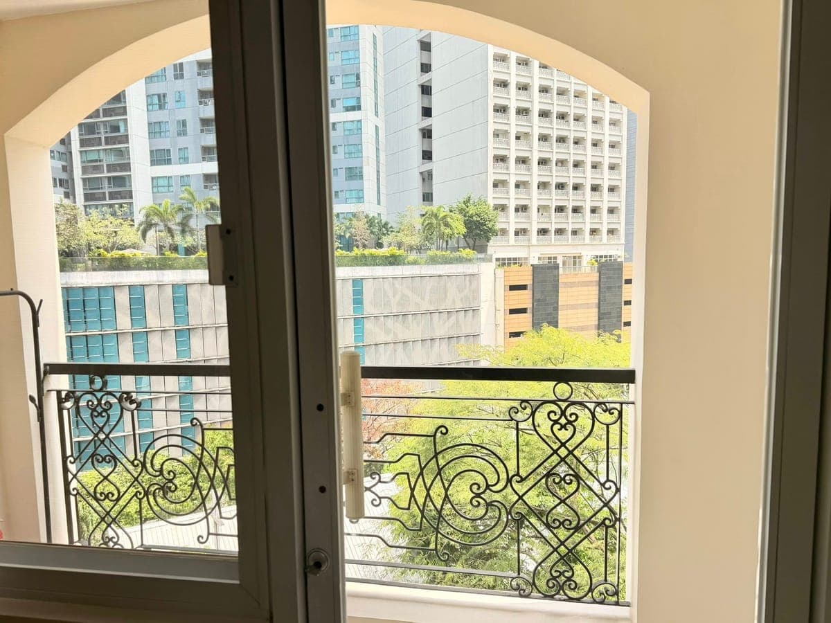 FOR RENT | Newly Renovated Unit in Le Domaine Tordesillas, Salcedo Village, Makati City - photo 8