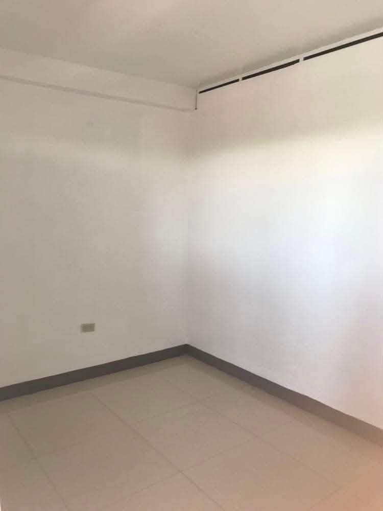 FOR RENT: 1 Bedroom Unit Apartment - photo 2