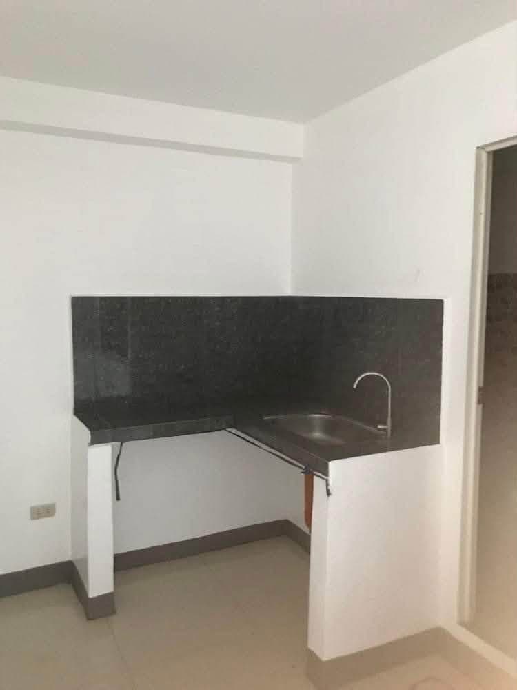 FOR RENT: 1 Bedroom Unit Apartment - photo 4