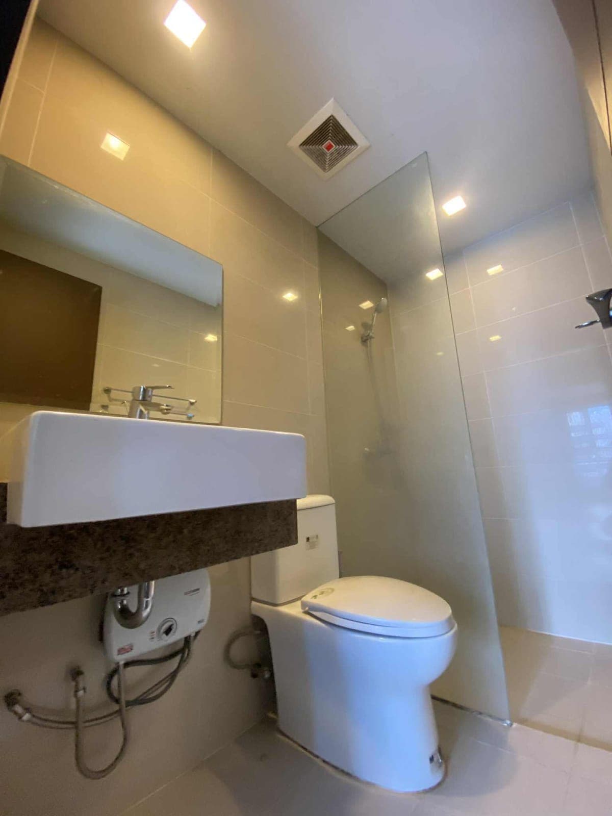 FOR RENT | Studio – ₱20,000 / month - photo 1
