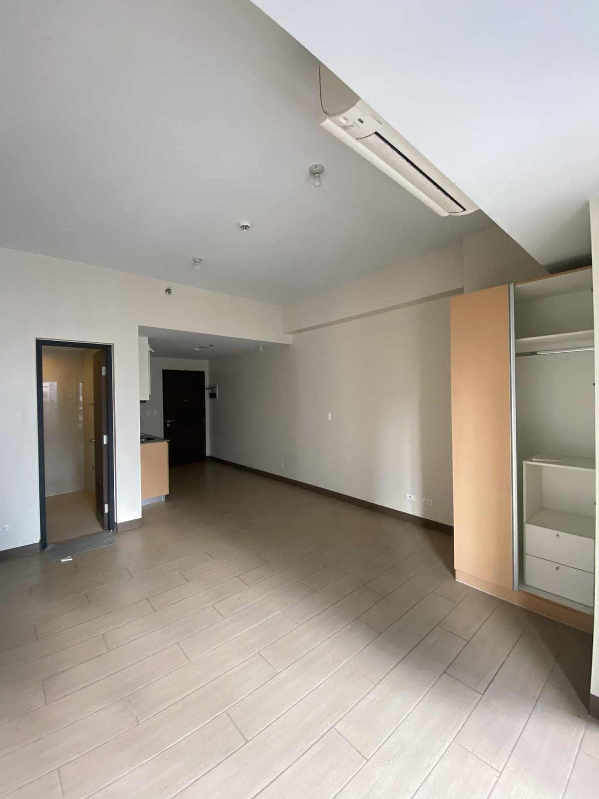 FOR RENT | Studio – ₱20,000 / month - photo 3