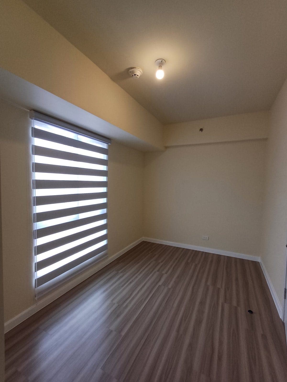 𝐅𝐎𝐑 𝐑𝐄𝐍𝐓: 1 BEDROOM WITH BALCONY | BARE - photo 1
