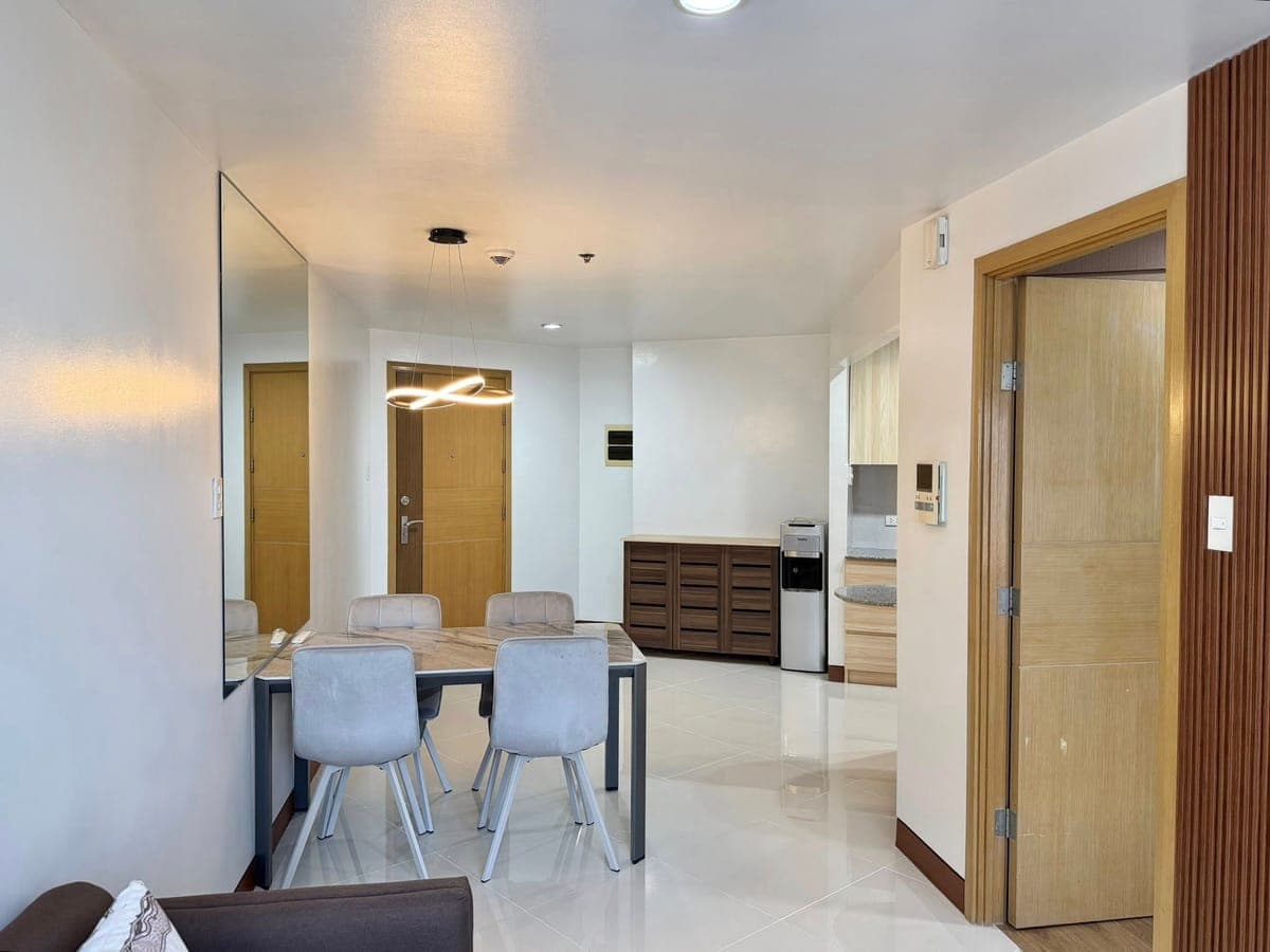 FOR RENT: Newly Renovated One Bedroom Unit at One Central Salcedo Village – near RCBC, PBCom, Ayala... - photo 10