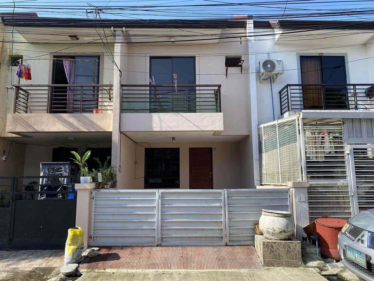3 br 2 cr 1 car garage townhouse for rent in Teresa Park, Las Pinas, 20k per month, available for vi... - photo 2