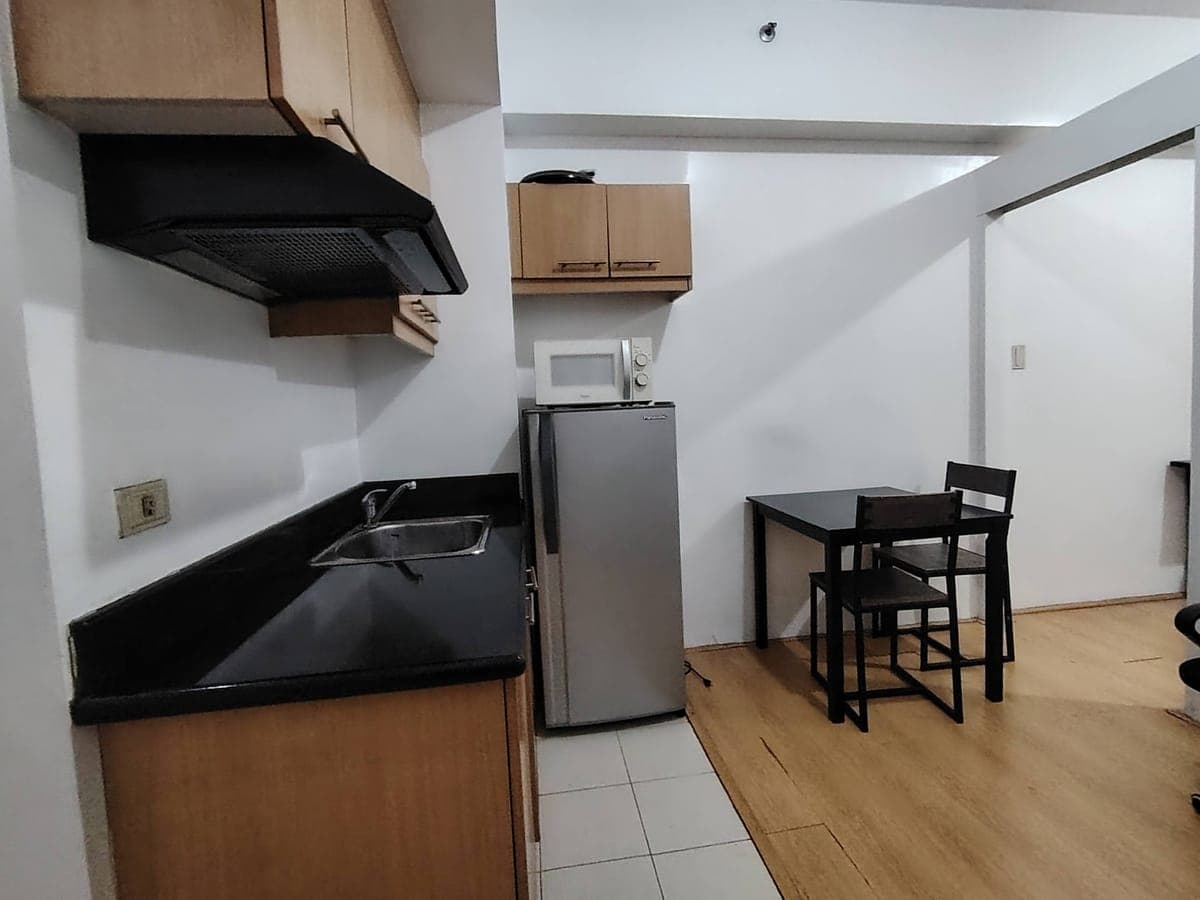 1 Bedroom Condo Unit For Rent in Oriental Garden Makati - photo 1