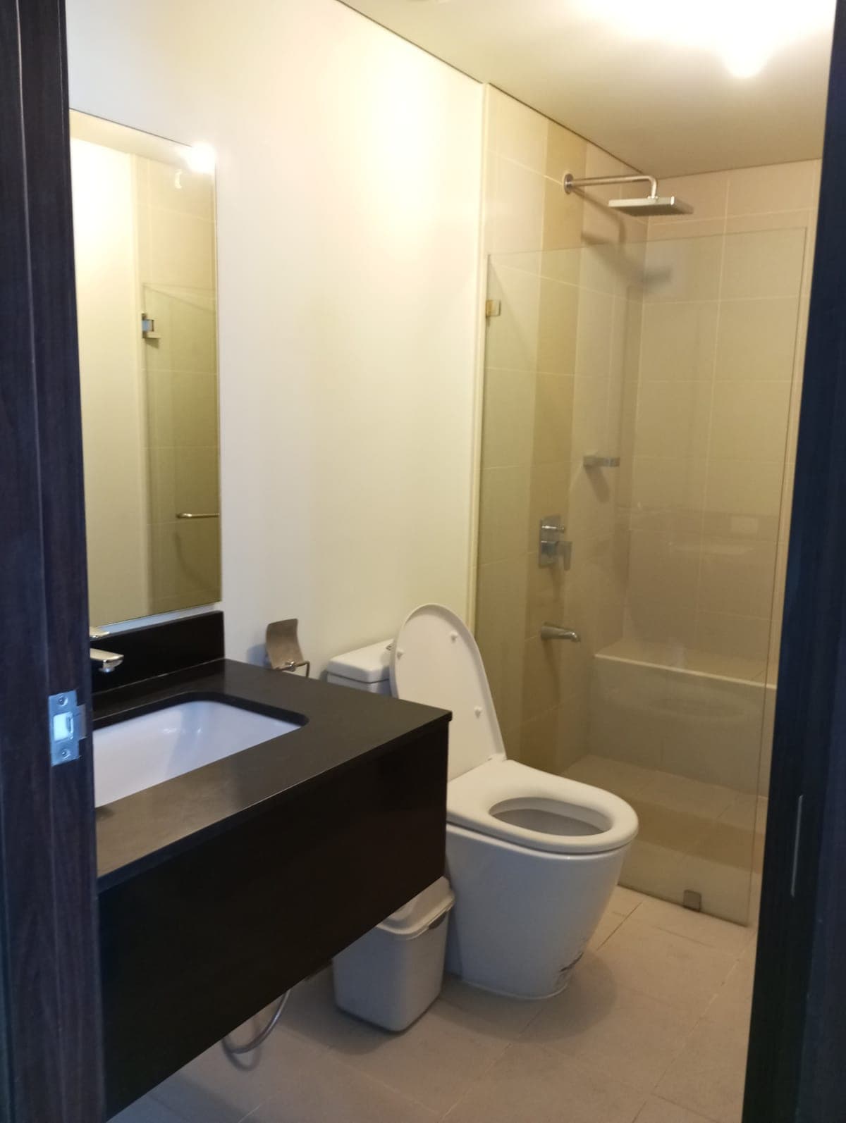 **FOR LEASE: Kroma Tower** - photo 1