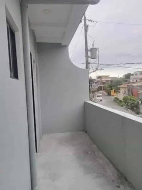 🏠 Las Pinas Room for Rent walking Distance Savemore Along Marcos Alvarez & Las Pinas Medical Center!🏠 - photo 3