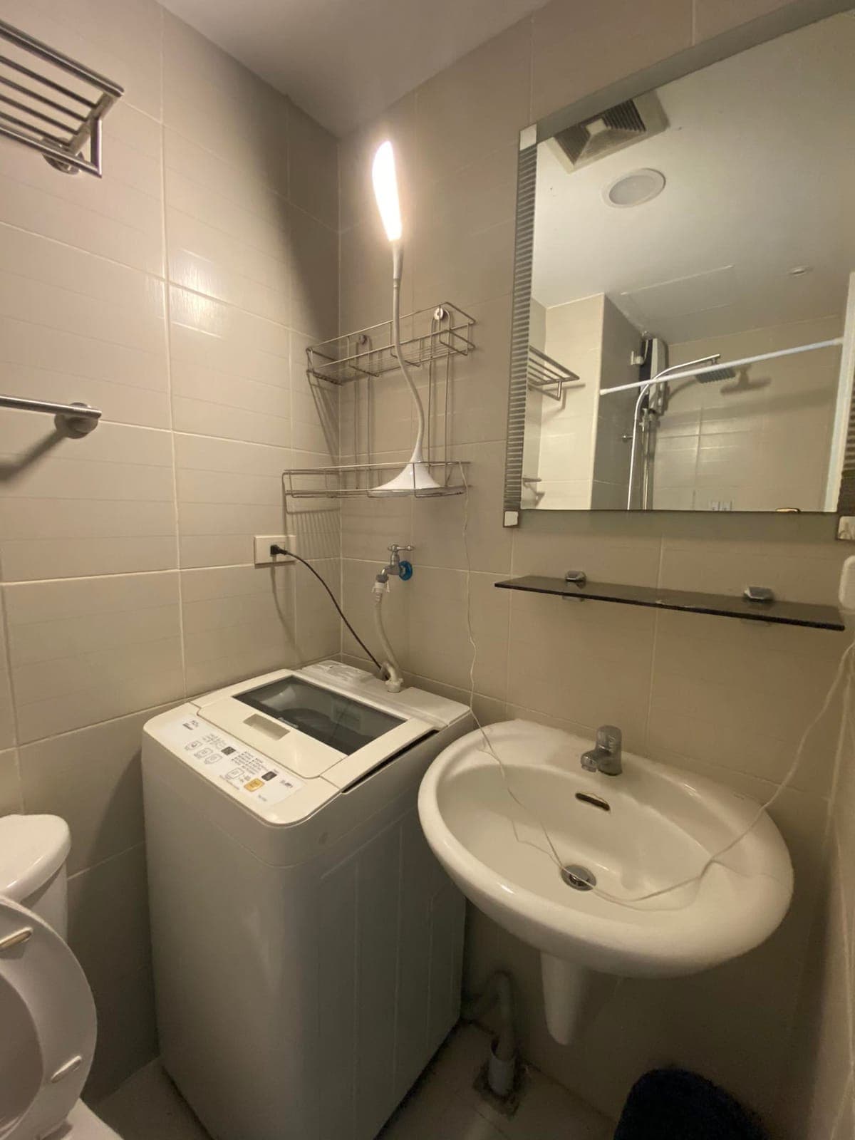 **🏢****Condo Unit For Lease** - photo 12