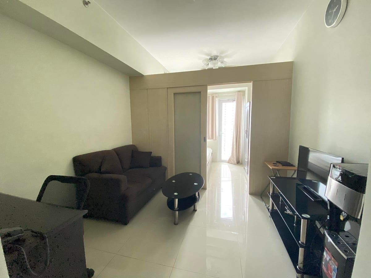 **🏢****Condo Unit For Lease** - photo 13