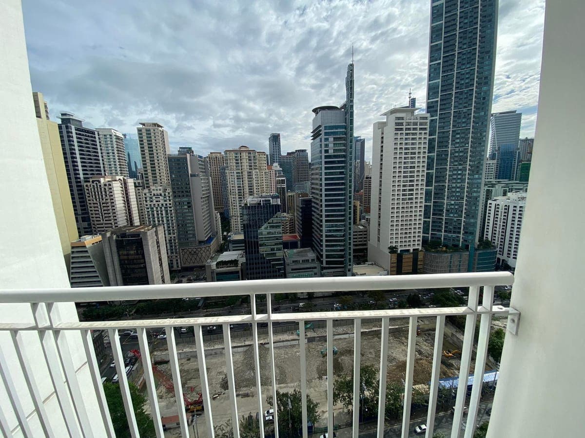 **🏢****Condo Unit For Lease** - photo 3