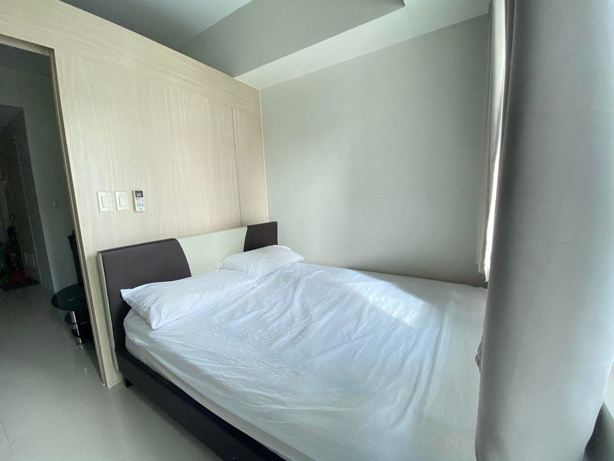 **🏢****Condo Unit For Lease** - photo 5