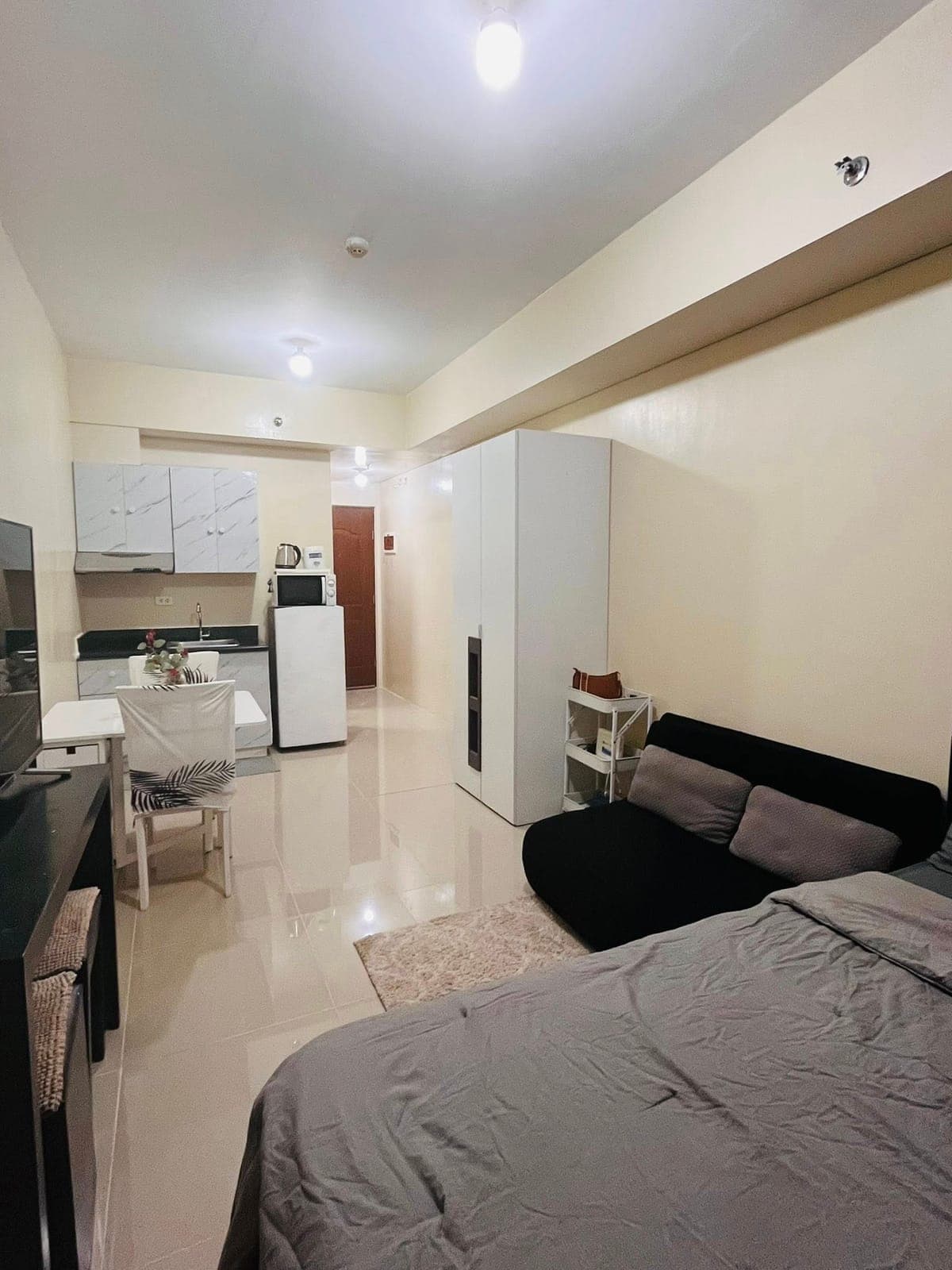 Looking for a cozy place to call home?The Beacon Condominium-Arnaiz Tower - photo 6