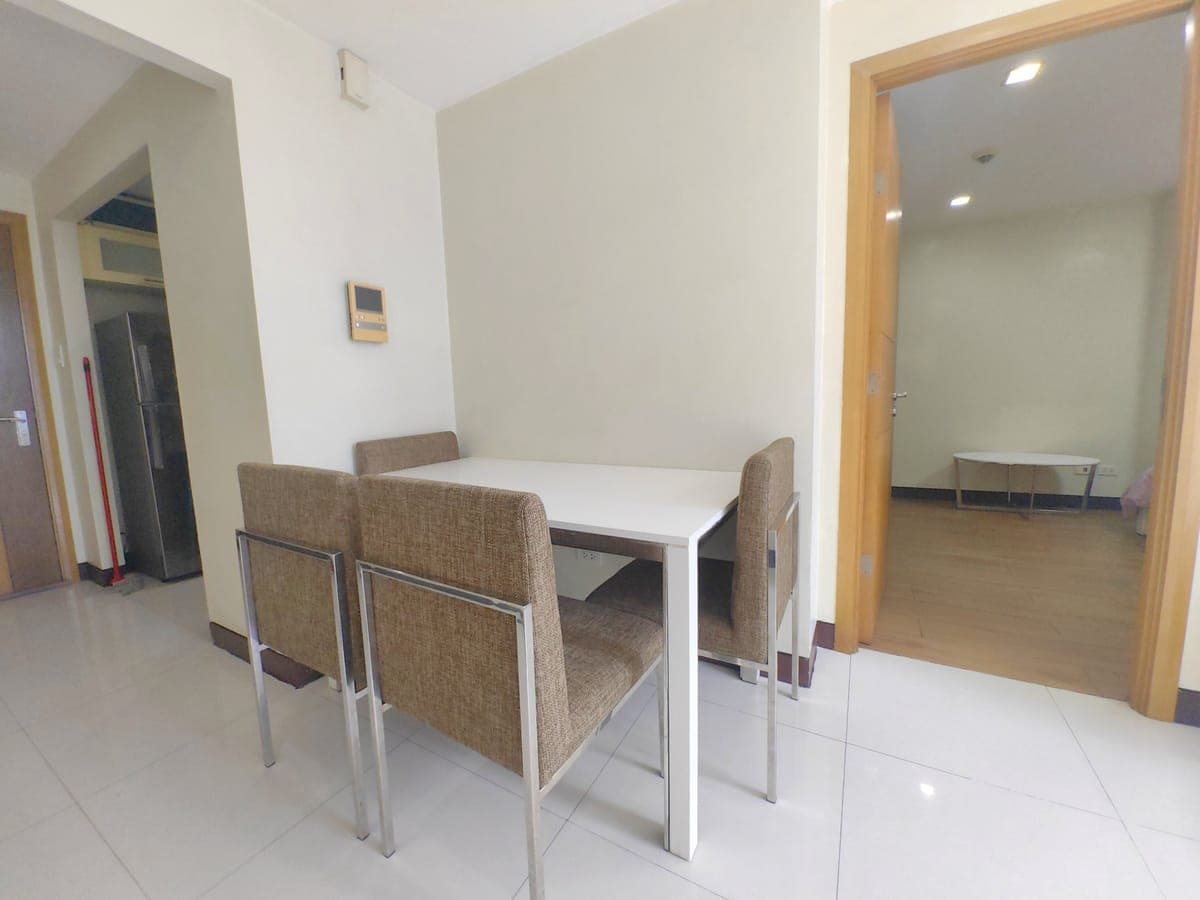 # **For Lease: Makati One Central 1BR ** - photo 5