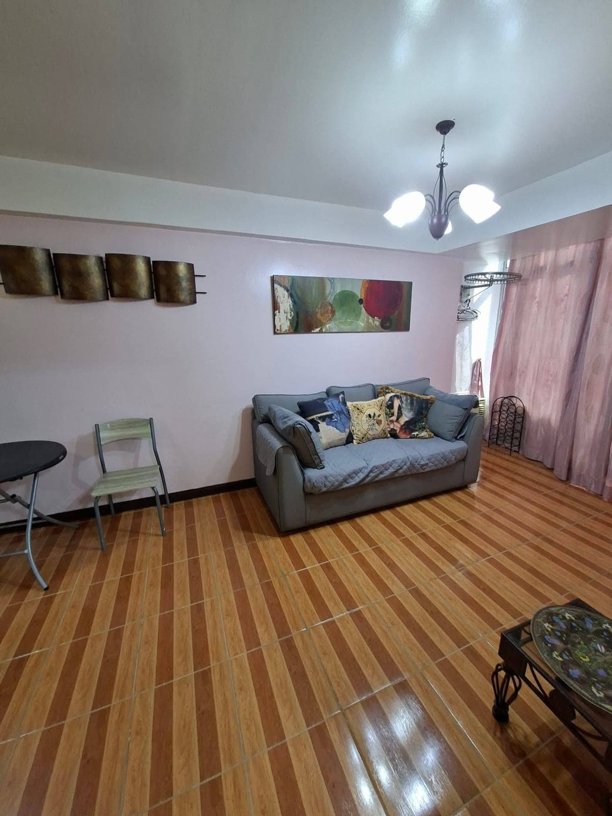 Makati condo 1bedroom unit Furnished 46sqm big cut unit - photo 2