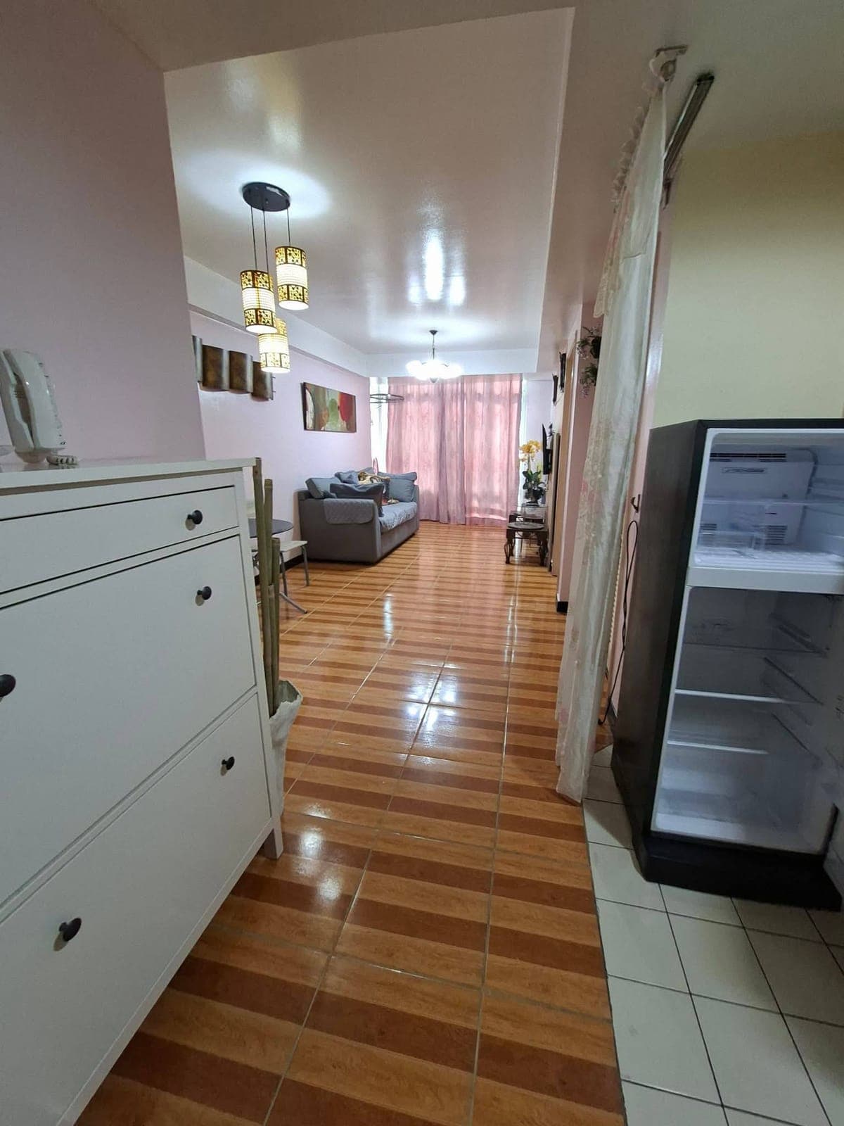 Makati condo 1bedroom unit Furnished 46sqm big cut unit - photo 3