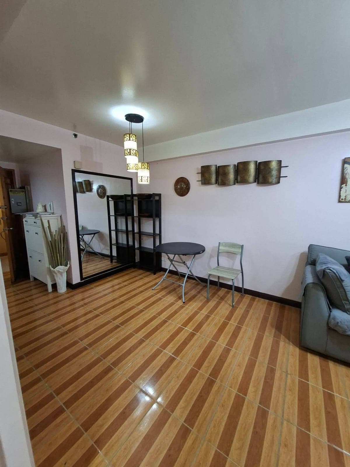 Makati condo 1bedroom unit Furnished 46sqm big cut unit - photo 5