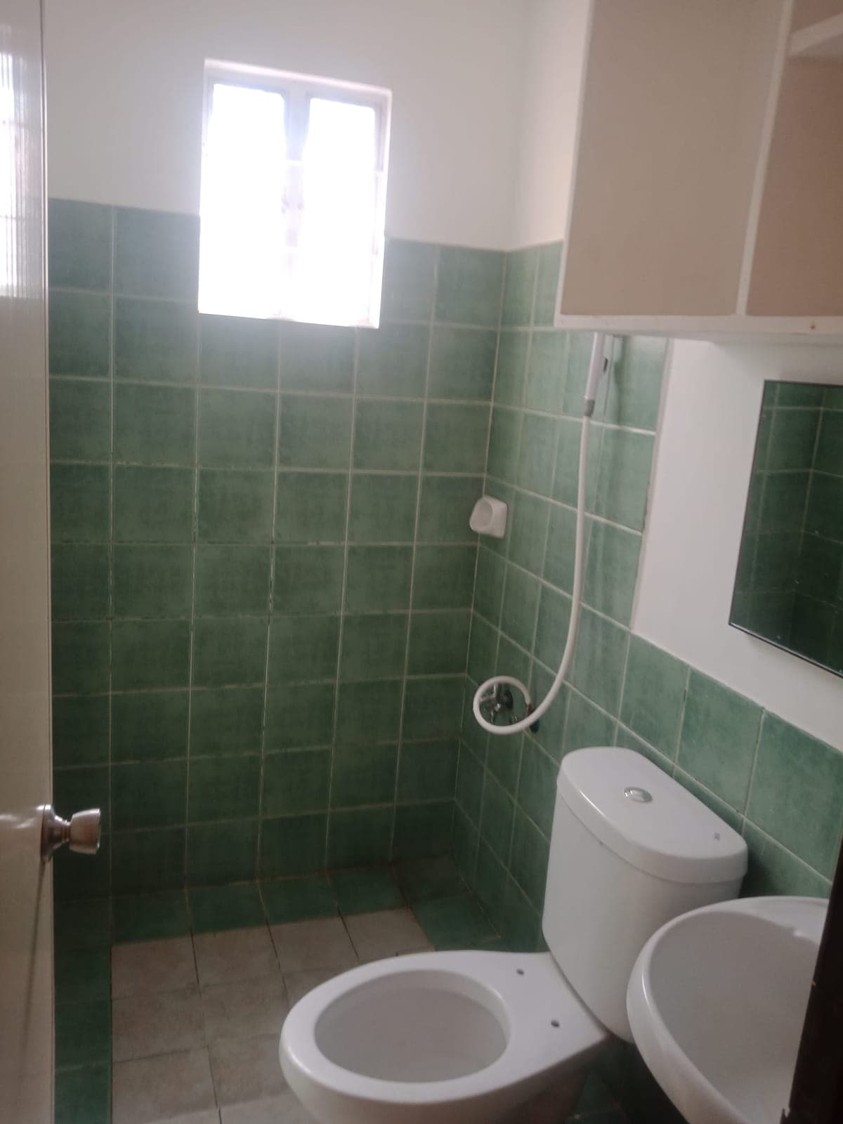 Studio type room for rent here in Makati near pure gold j.p Rizal and circuit makati.. Pm me for more details.. - photo 1