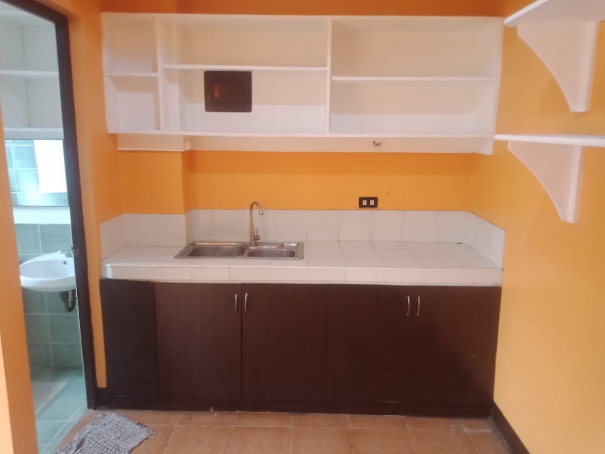 Studio type room for rent here in Makati near pure gold j.p Rizal and circuit makati.. Pm me for more details.. - photo 2