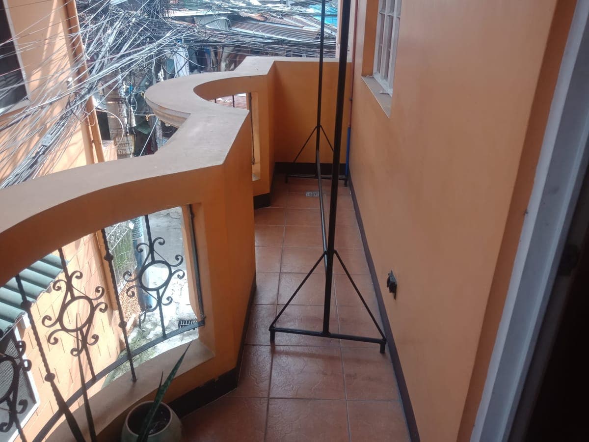 Studio type room for rent here in Makati near pure gold j.p Rizal and circuit makati.. Pm me for more details.. - photo 5