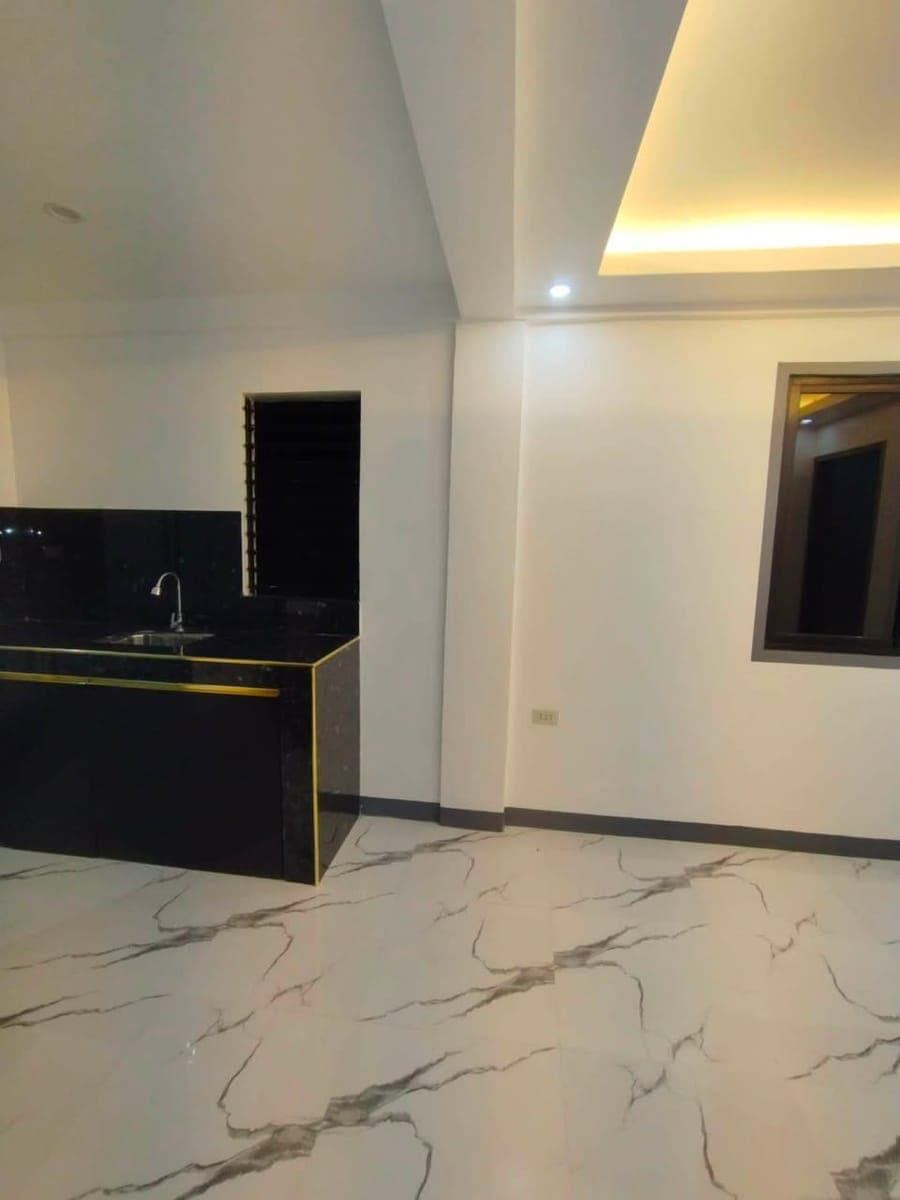 HOUSE FOR RENT (3rd Floor) - photo 2
