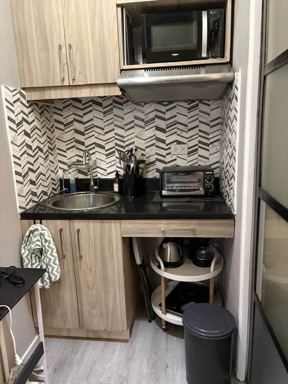 FOR RENT: Laureano Di Trevi  ( Chino Roces Ave ) P20k inclusive of dues - photo 2