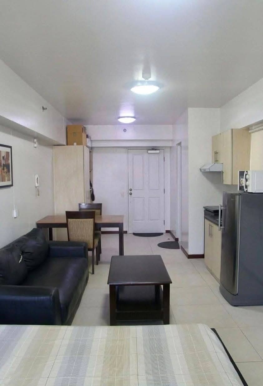 𝐅𝐎𝐑 𝐑𝐄𝐍𝐓 Studio Type Condo at THE COLUMNS LEGASPI VILLAGE - photo 2
