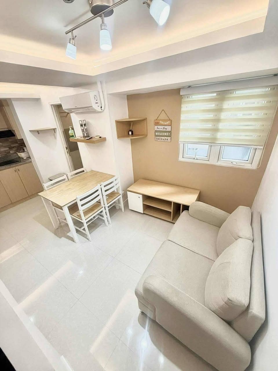 FEMALE CONDO SHARING, VICTORIA DE MAKATI, FULLY FURNISHED 2 STOREY UNIT - photo 2