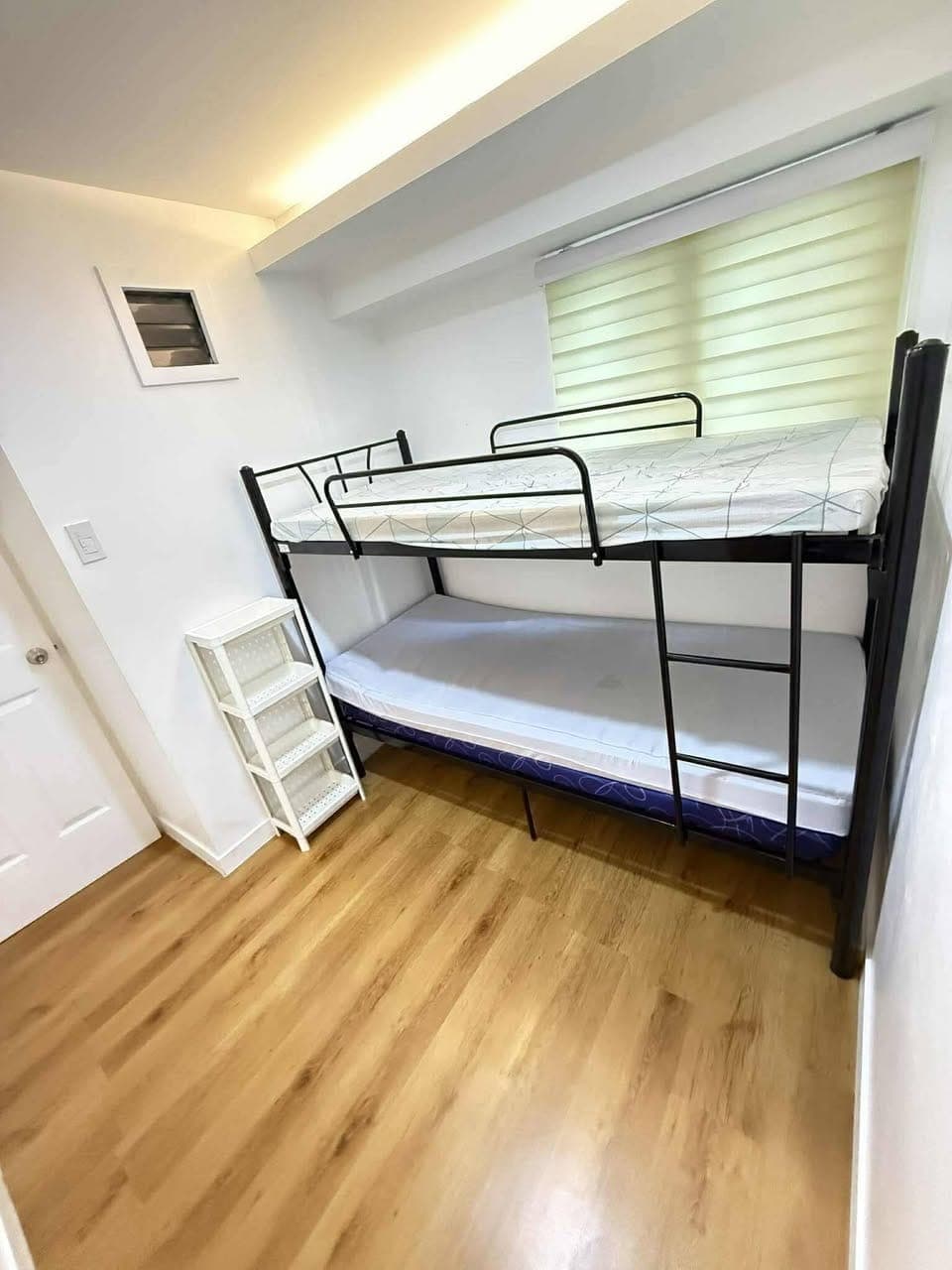 FEMALE CONDO SHARING, VICTORIA DE MAKATI, FULLY FURNISHED 2 STOREY UNIT - photo 3