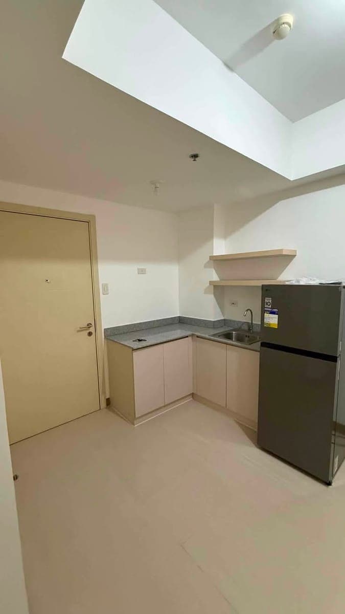 🌇 Ready for rent. 2BR condominium in South residence Building 3. - photo 3