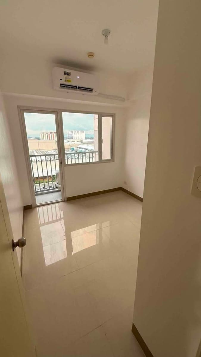 🌇 Ready for rent. 2BR condominium in South residence Building 3. - photo 5