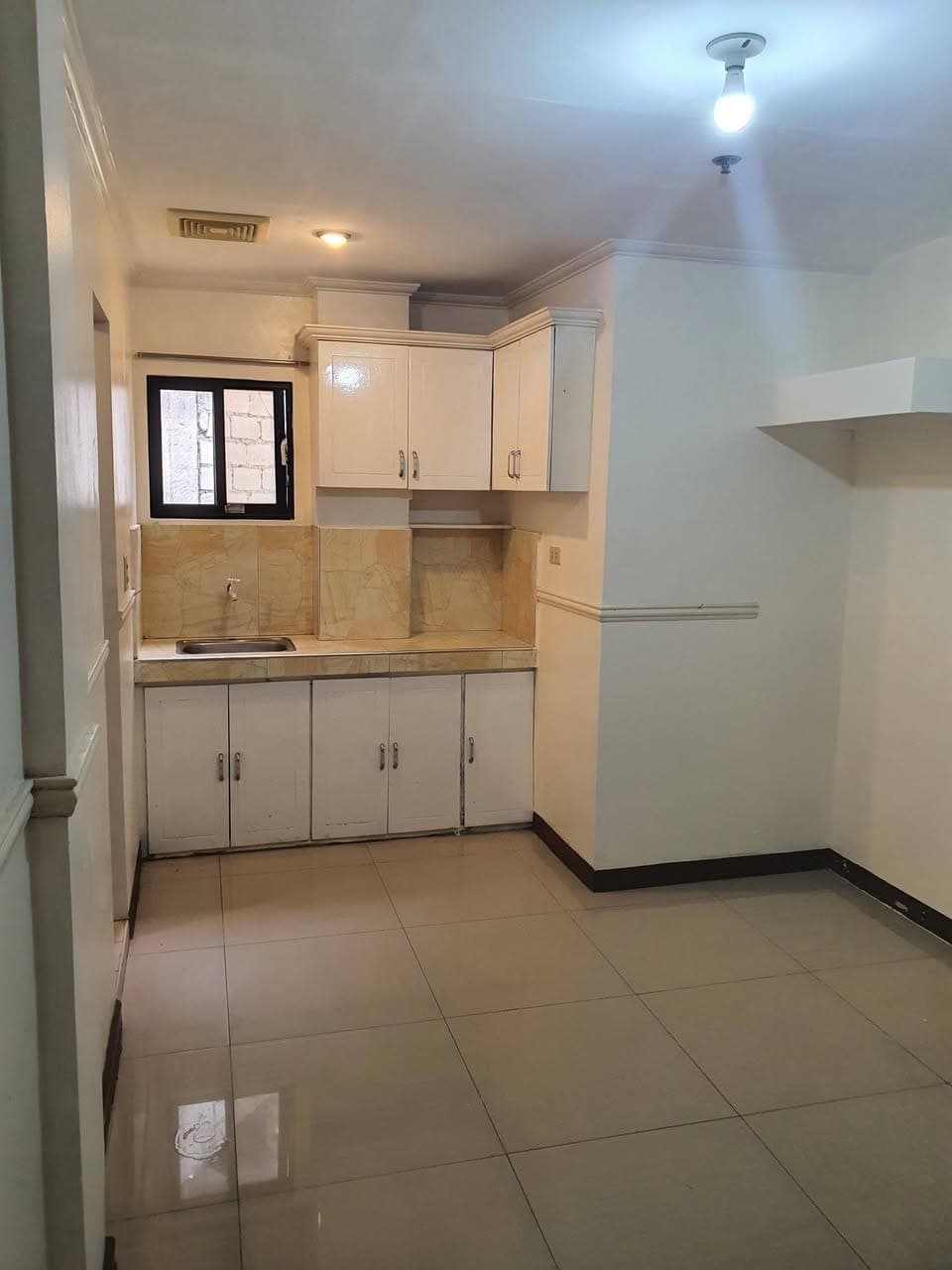 Room for rent near magallanes and edsa studio type own cr and kitchen .... - photo 2