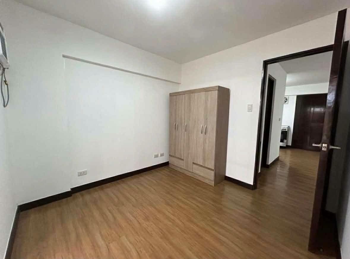 Ohana Place Residences 2-Bedroom Unit With Balcony For Rent Semi Furnished - photo 4