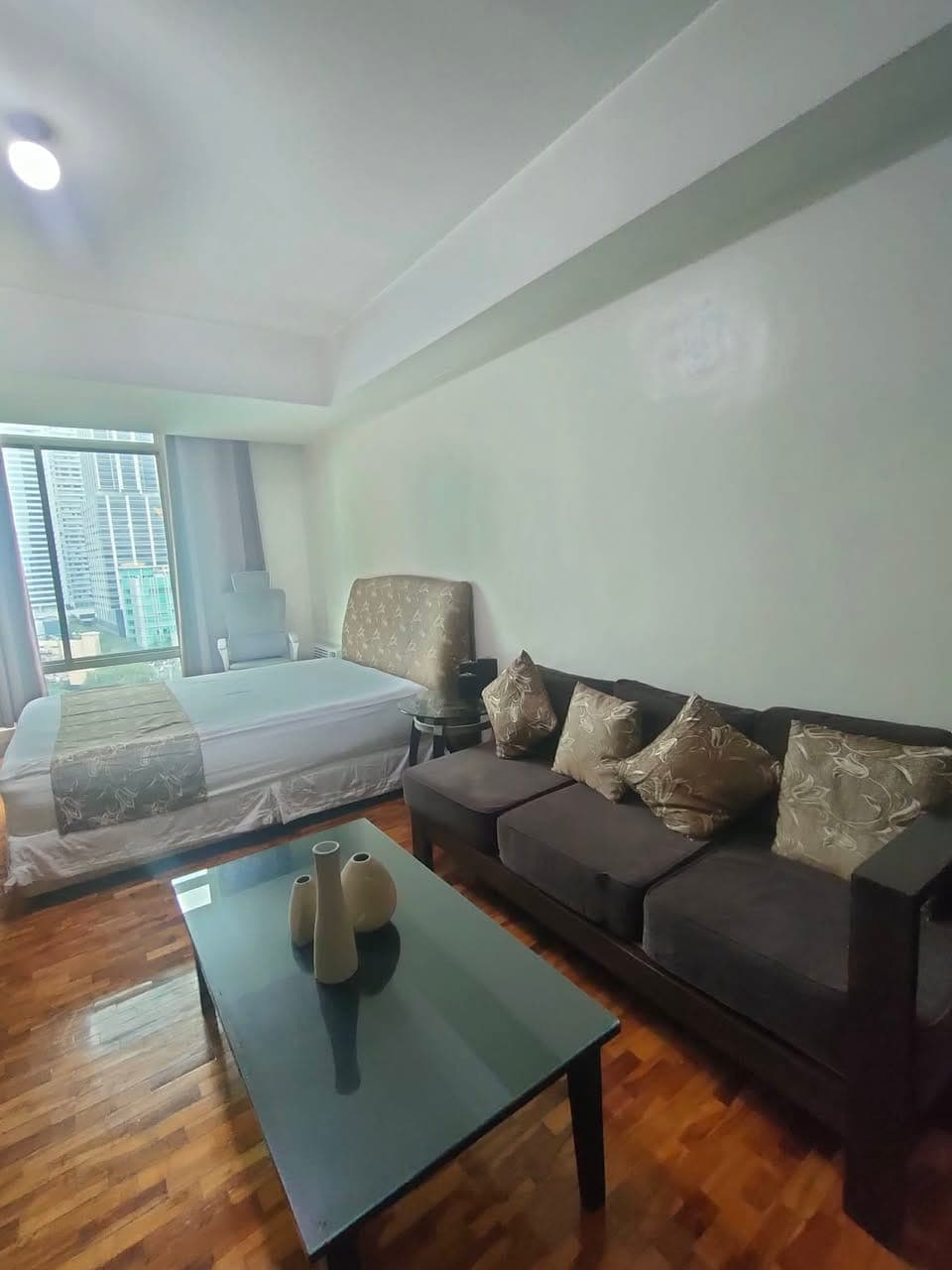 FOR RENT - Oriental Gardens Chino Roces Ave. Makati City - photo 2