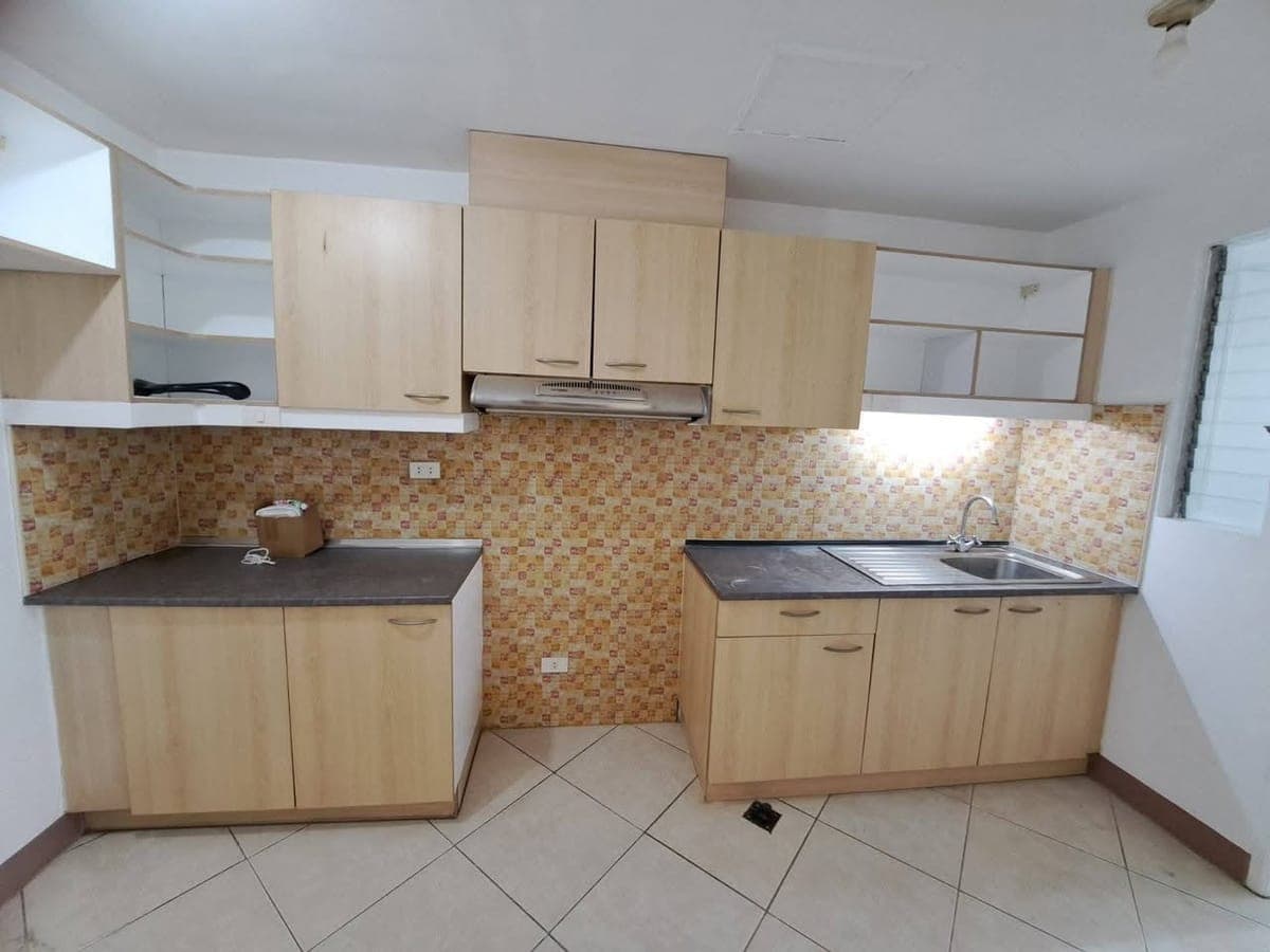 8 Wackwack Road condominium, wackwack, mandaluyong - photo 1